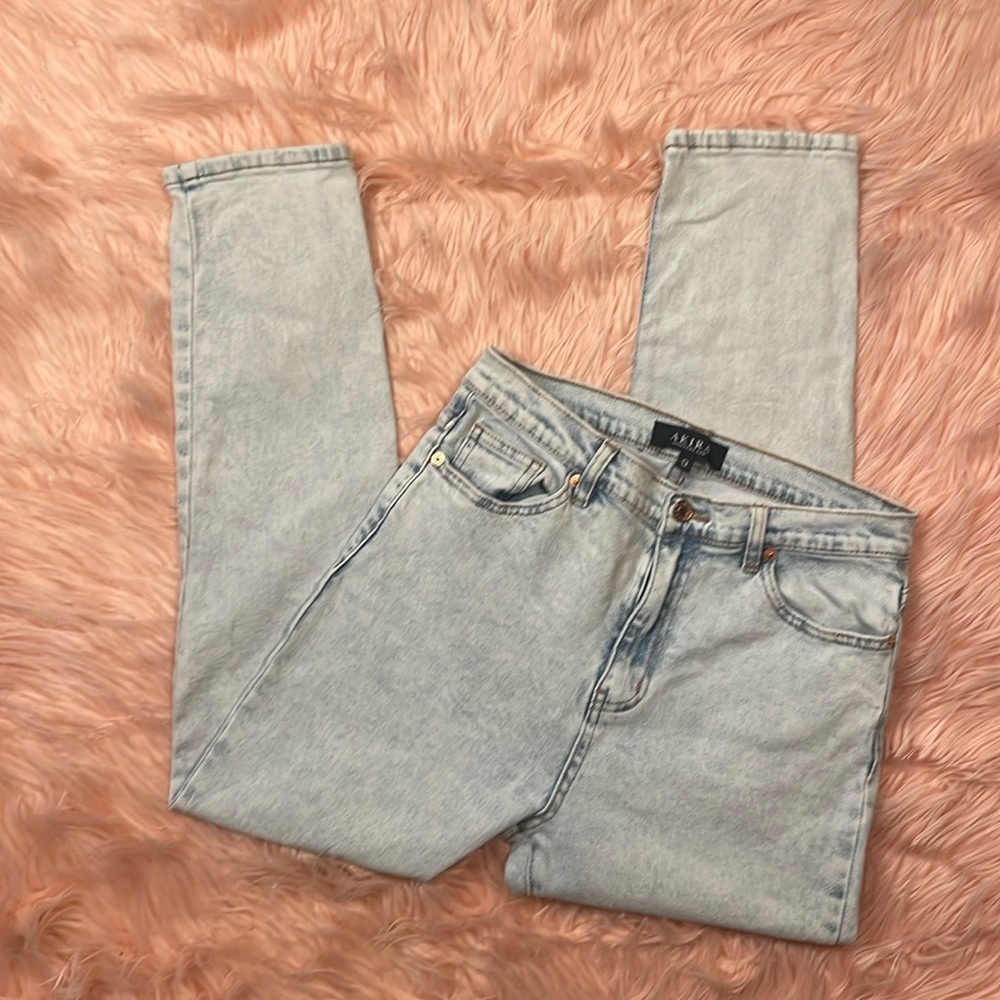 Akira Light‎ Wash High Rise Jean Woman Size 9